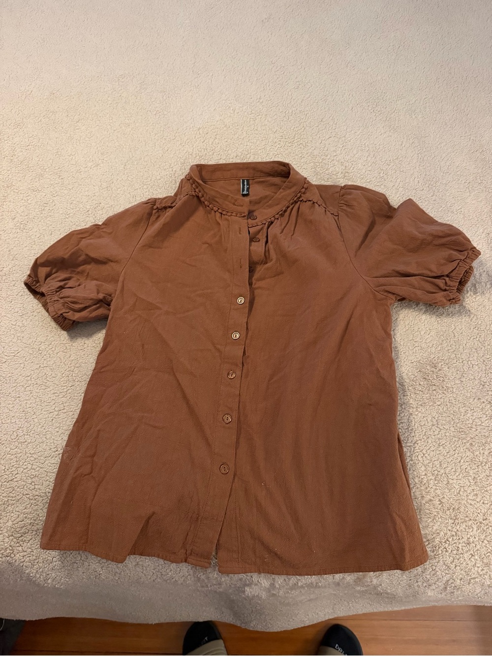 Button-Front Short Sleeve Blouse in Warm Brown